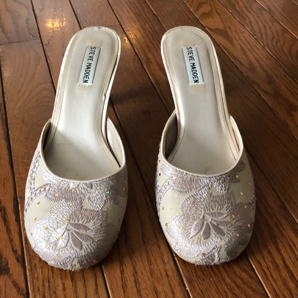 Steve Madden Vilaa Champagne Fabric with box